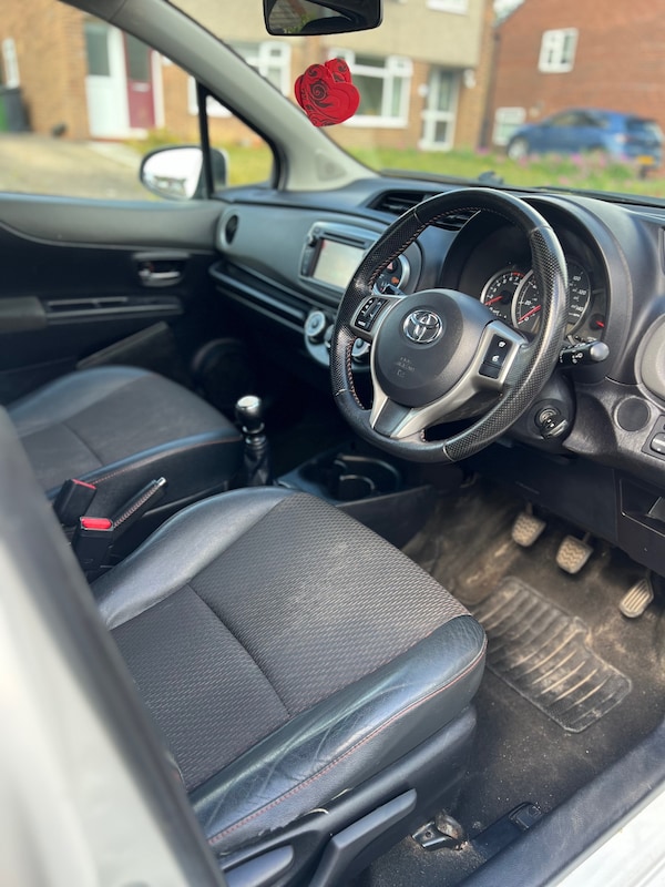Used Toyota Yaris 2012 for sale - 76309895: Photo 8