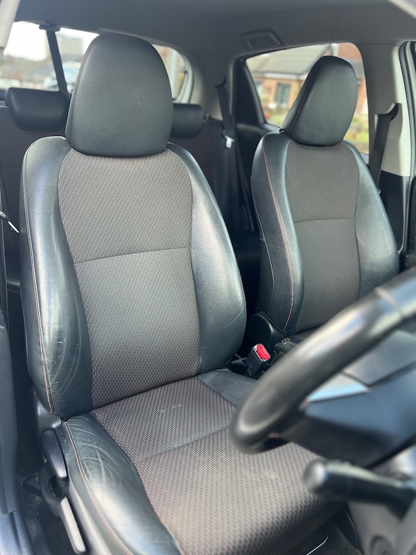 Used Toyota Yaris 2012 for sale - 76309895: Photo 9