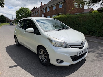 Used Toyota Yaris 2014 for sale - 79173930: Photo