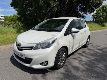 Used Toyota Yaris 2014 for sale - 79173930: Photo