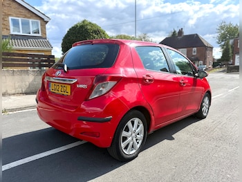 Used Toyota Yaris 2012 for sale - 79608711: Photo