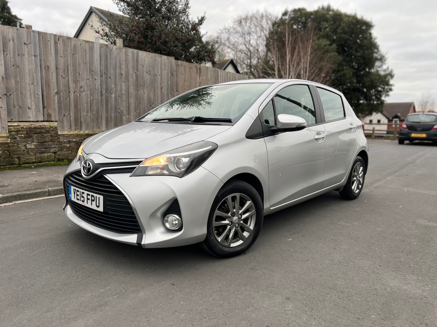 Used Toyota Yaris 2015 for sale - 76596652: Photo 2