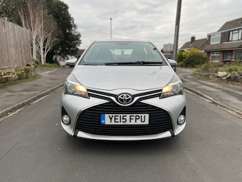 Used Toyota Yaris 2015 for sale - 76596652: Photo