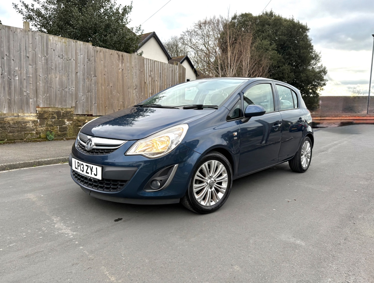 Used Vauxhall Corsa 2013 for sale - 78123028: Photo 2