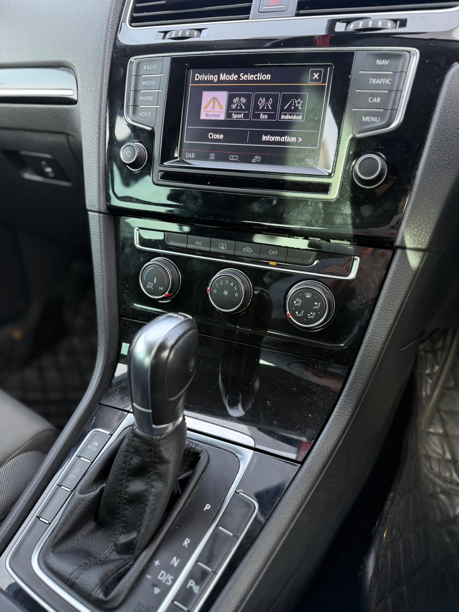 Used Volkswagen Golf 2013 for sale - 77563368: Photo 12