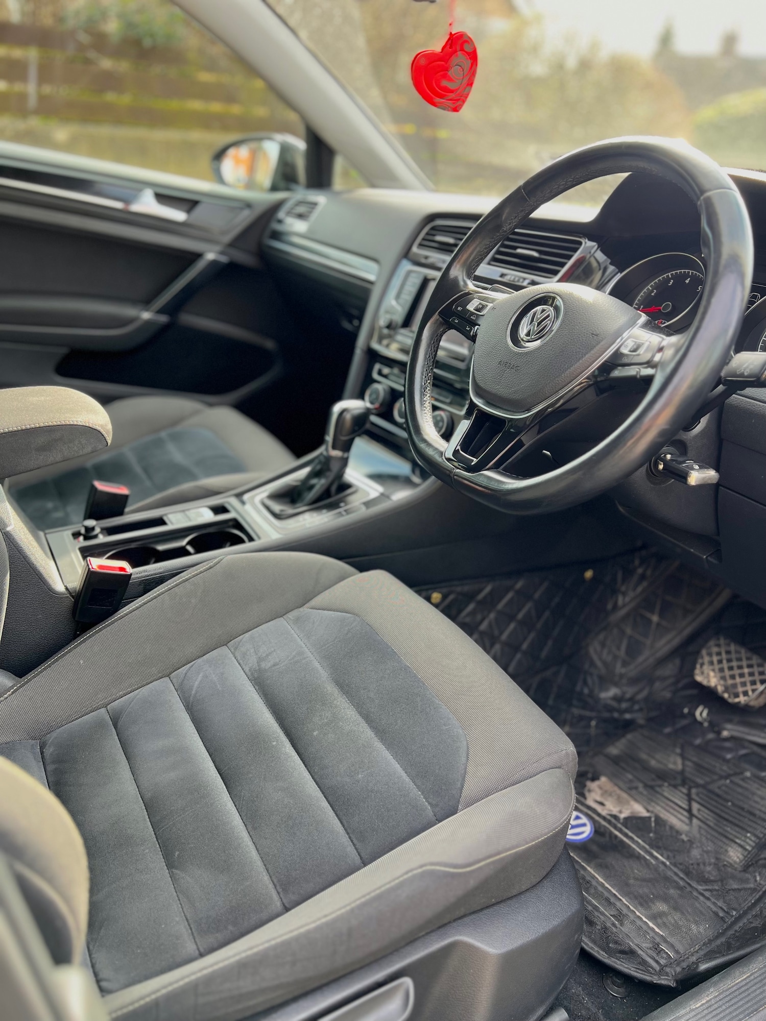 Used Volkswagen Golf 2013 for sale - 77665300: Photo 8