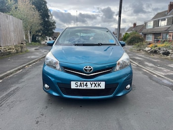 Used Toyota Yaris 2014 for sale - 76353075: Photo