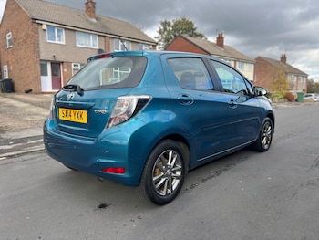 Used Toyota Yaris 2014 for sale - 76353075: Photo