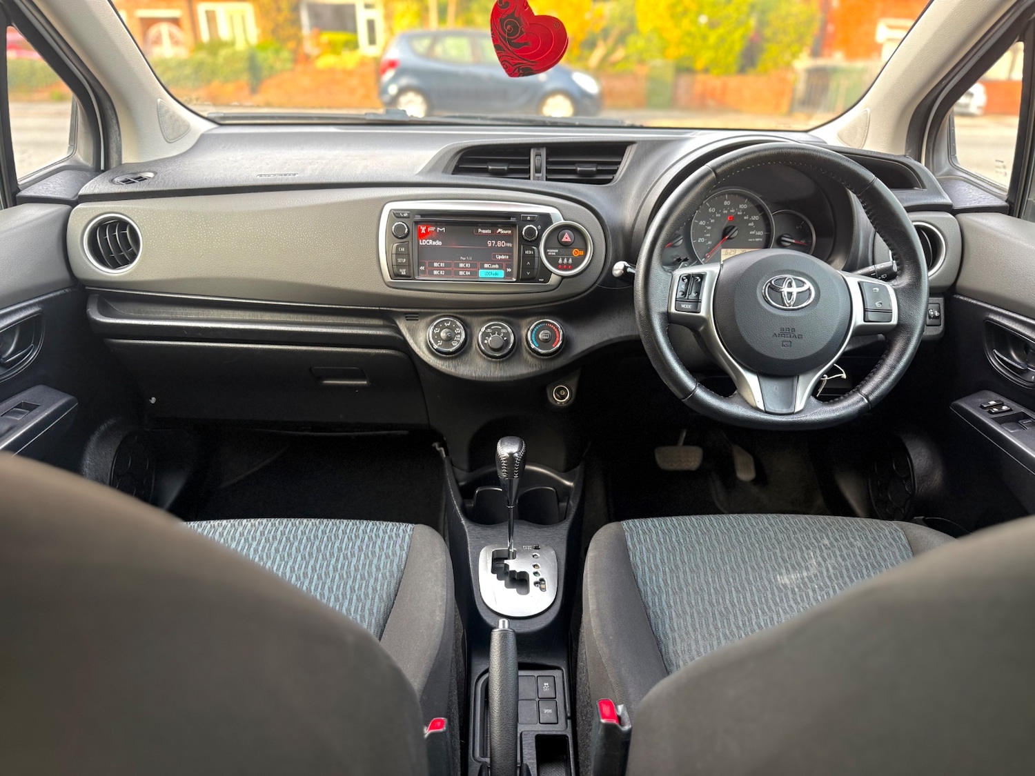 Used Toyota Yaris 2012 for sale - 78202152: Photo 10