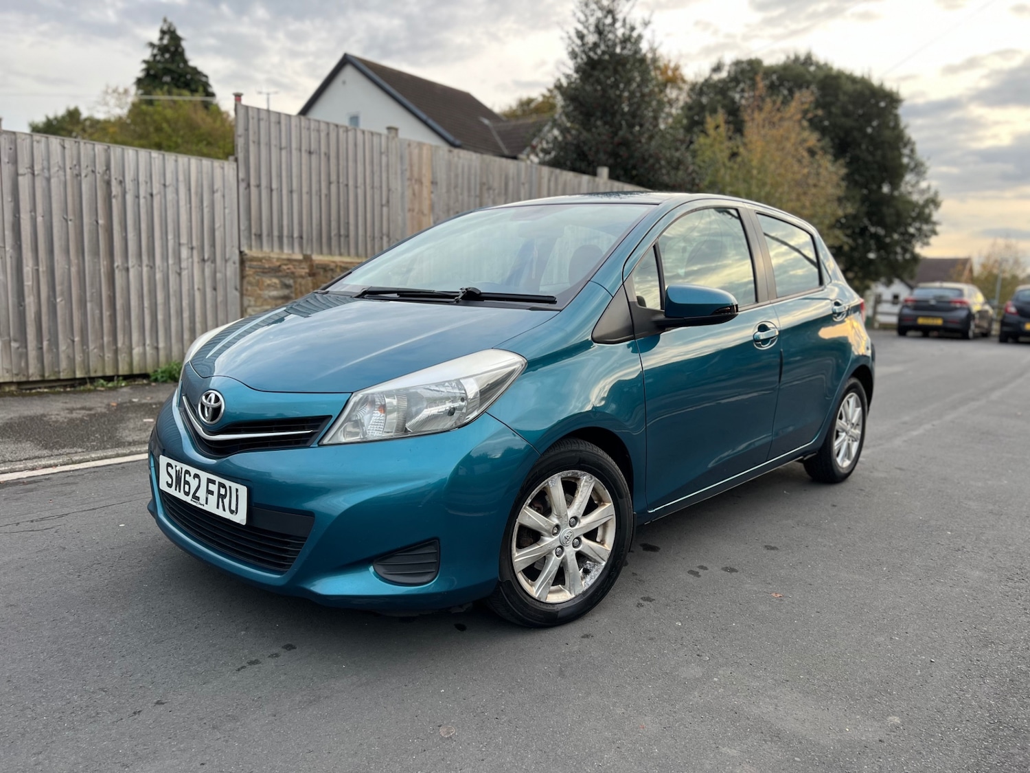 Used Toyota Yaris 2013 for sale - 76353050: Photo 2