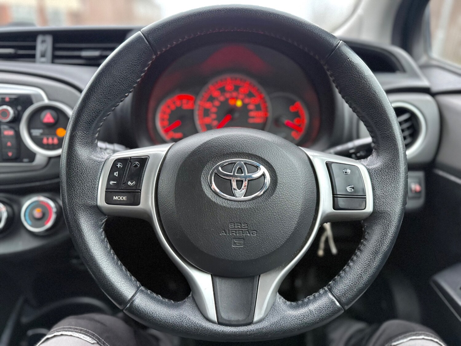 Used Toyota Yaris 2013 for sale - 77506129: Photo 12