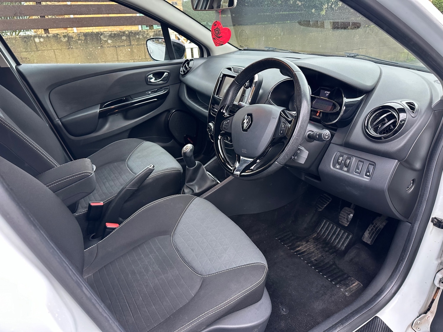 Used Renault Clio 2015 for sale - 77548617: Photo 9