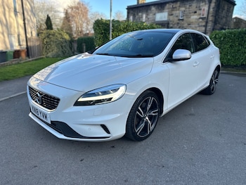 Used Volvo V40 2018 for sale - 77935404: Photo