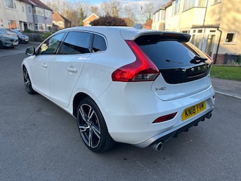 Used Volvo V40 2018 for sale - 77935404: Photo