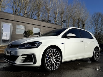 Used Volkswagen Golf 2017 for sale - 77591337: Photo