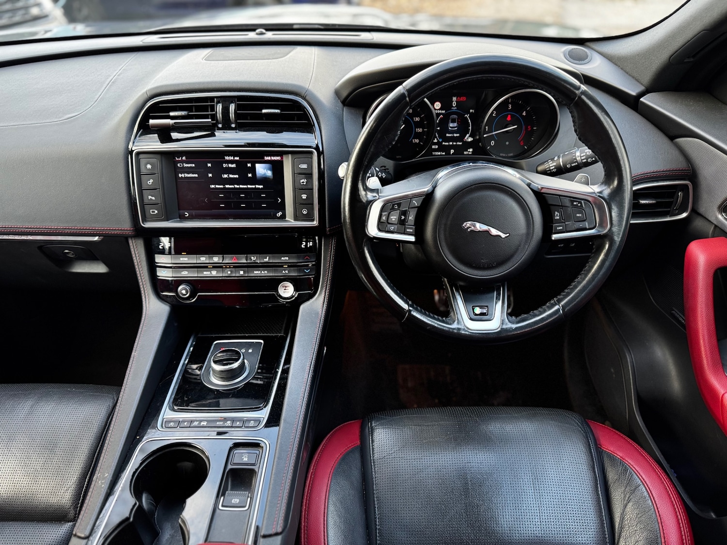 Used Jaguar F-Pace 2016 for sale - 76859922: Photo 13