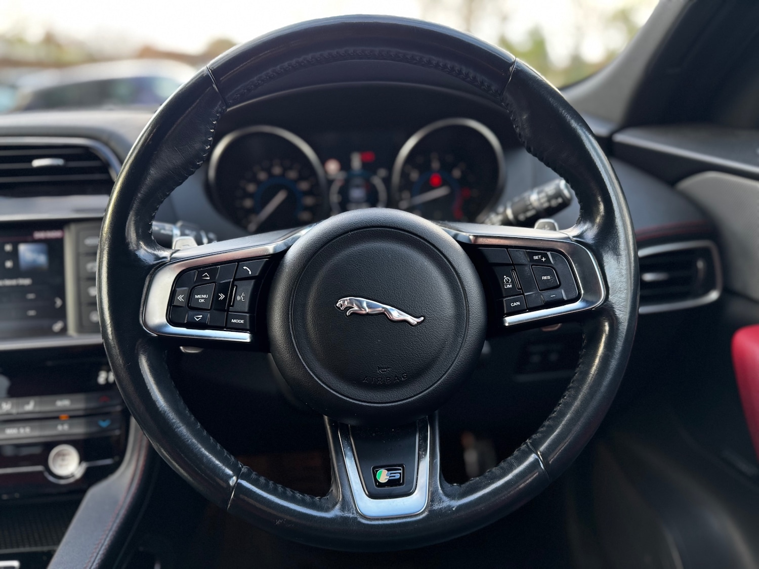 Used Jaguar F-Pace 2016 for sale - 76859922: Photo 14