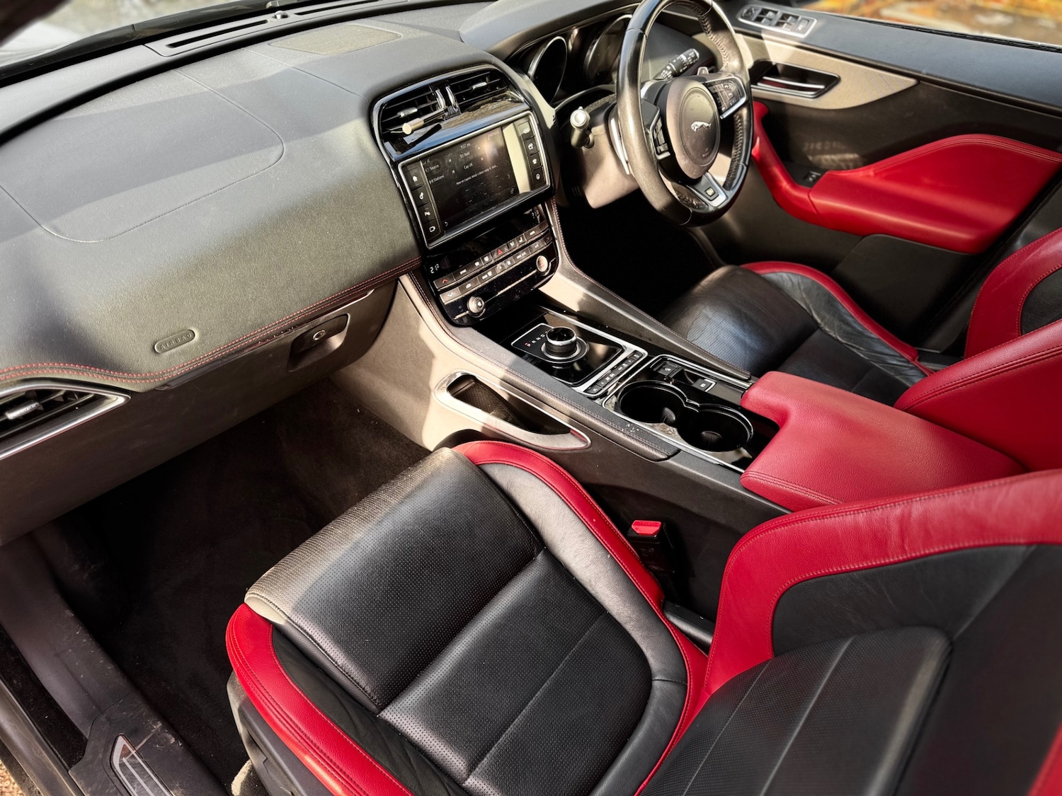 Used Jaguar F-Pace 2016 for sale - 76859922: Photo 21