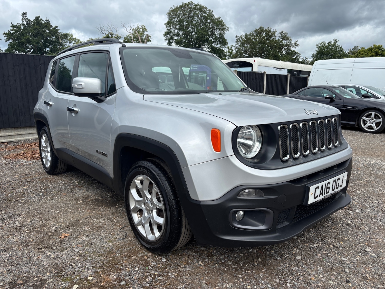 Used Jeep Renegade 2016 for sale - 76693509: Photo 3