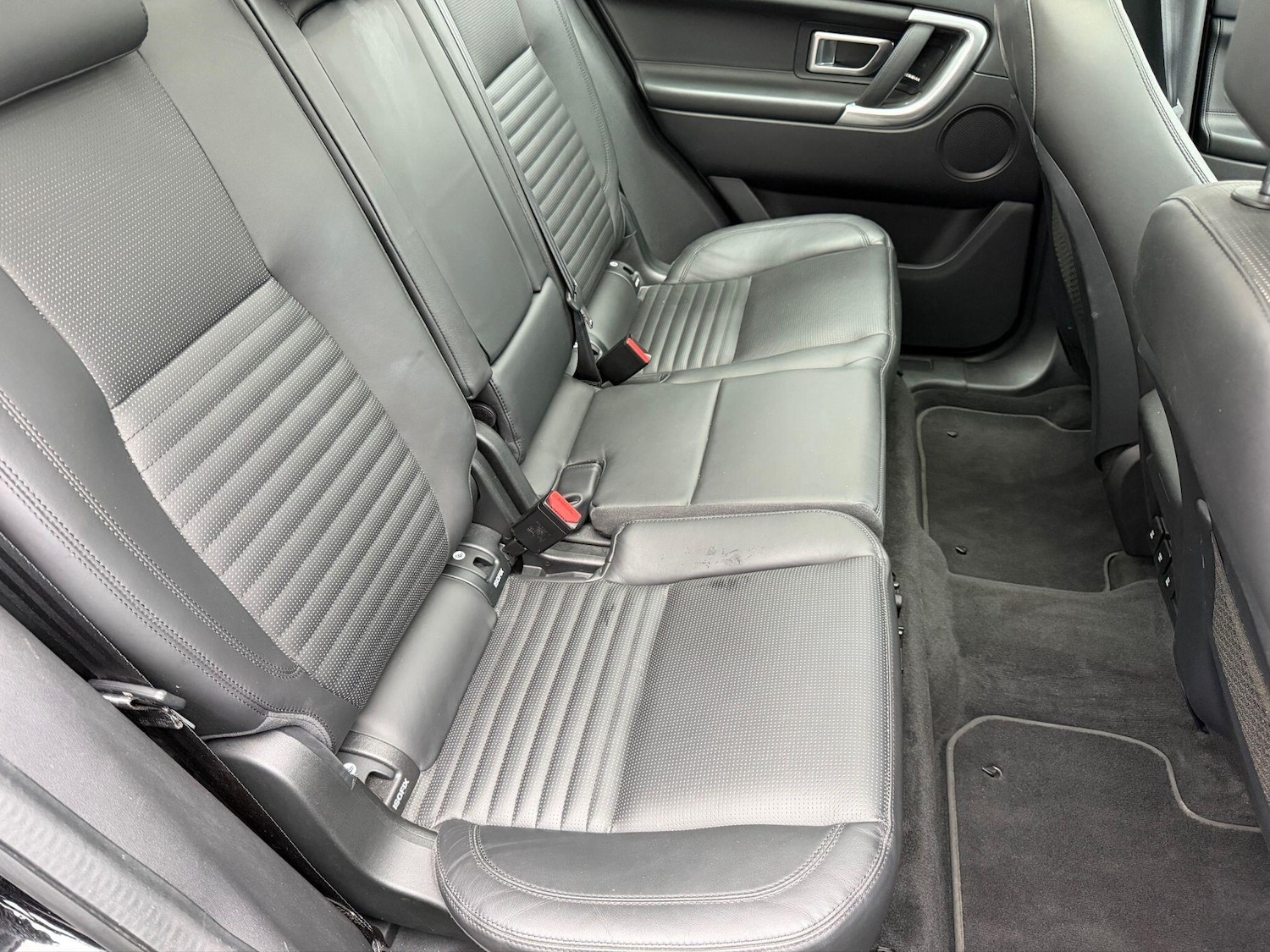 Used Land Rover Discovery Sport 2019 for sale - 76737990: Photo 26