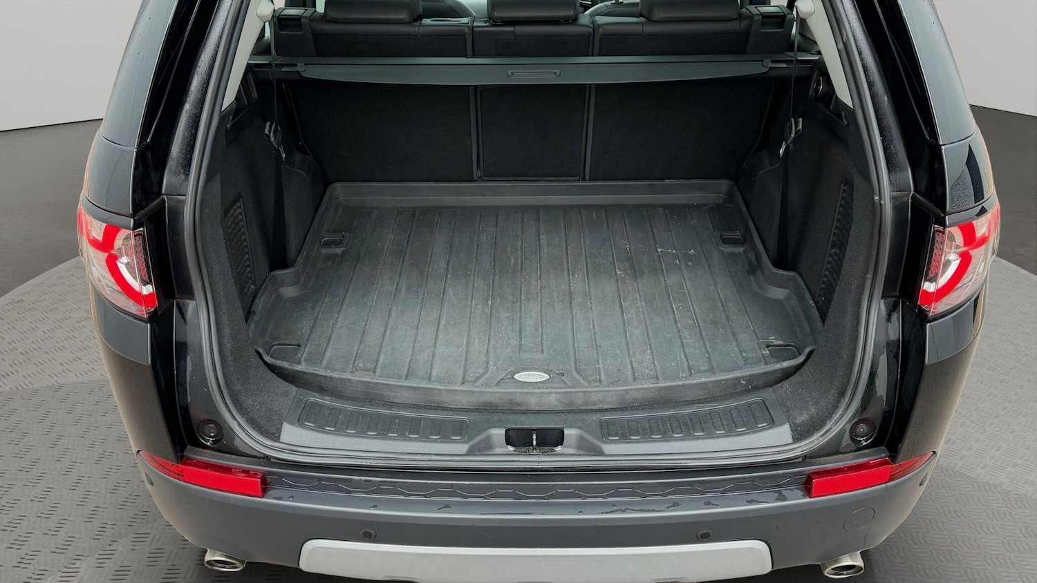 Used Land Rover Discovery Sport 2019 for sale - 76737990: Photo 28