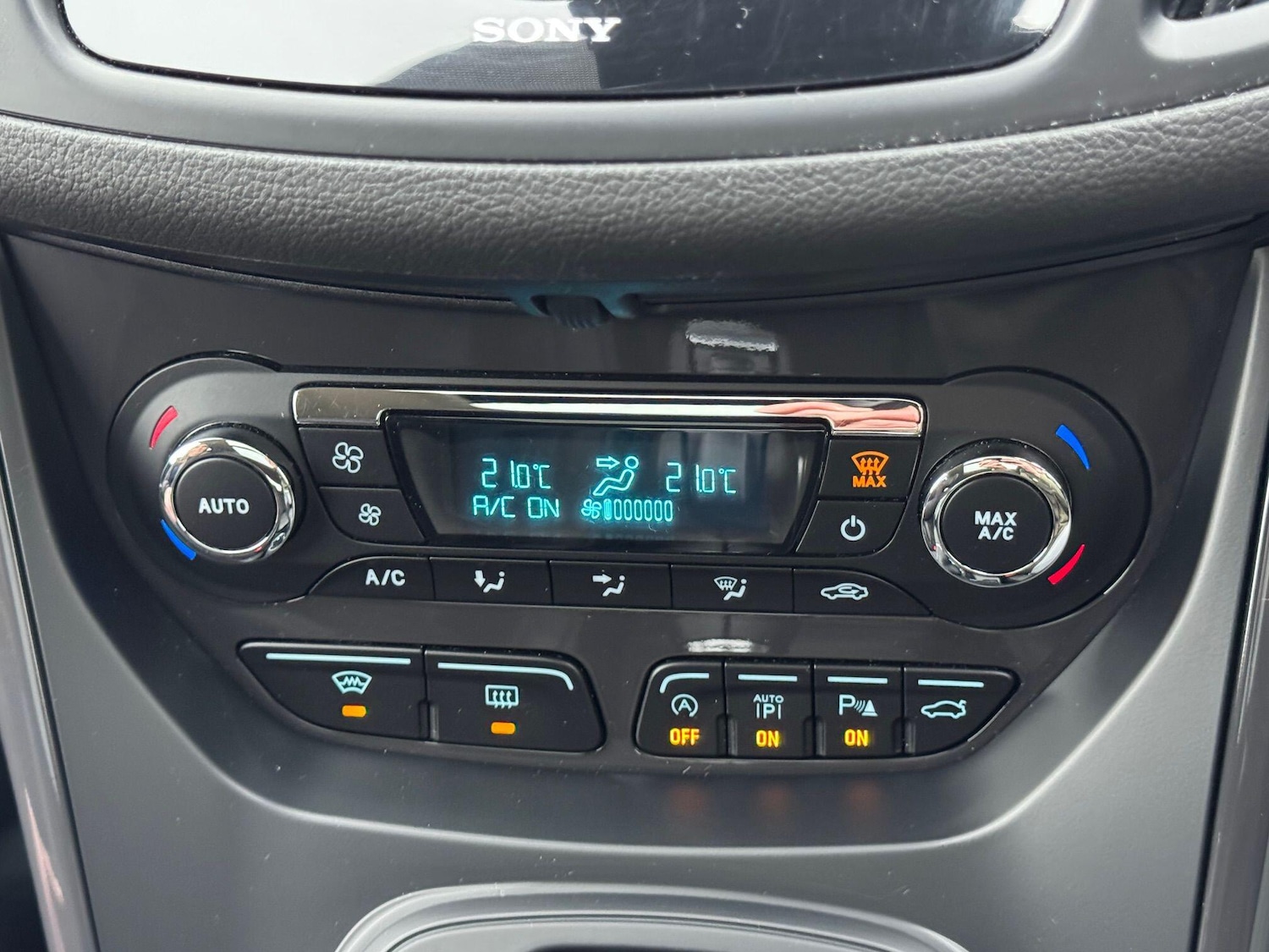 Used Ford Kuga 2016 for sale - 76743343: Photo 26