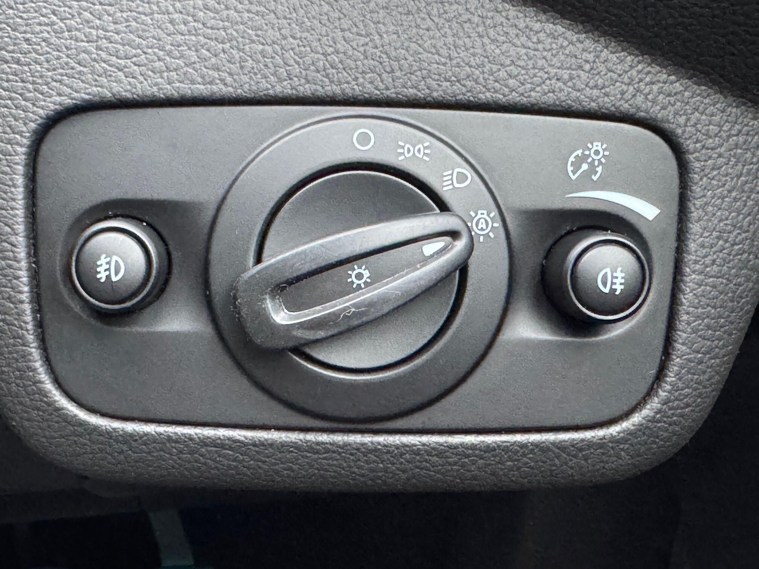 Used Ford Kuga 2016 for sale - 76743343: Photo 29