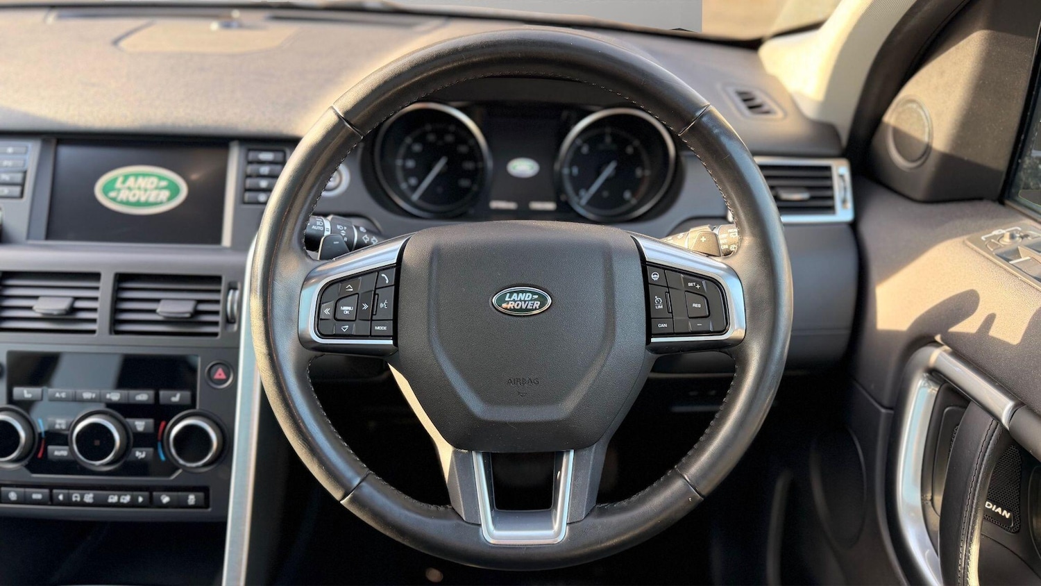 Used Land Rover Discovery Sport 2018 for sale - 77523778: Photo 29