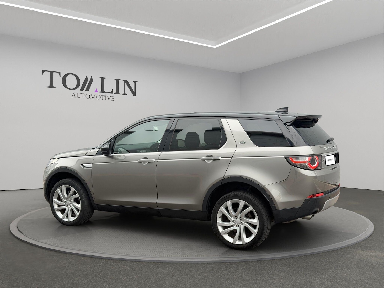 Used Land Rover Discovery Sport 2018 for sale - 77523778: Photo 4