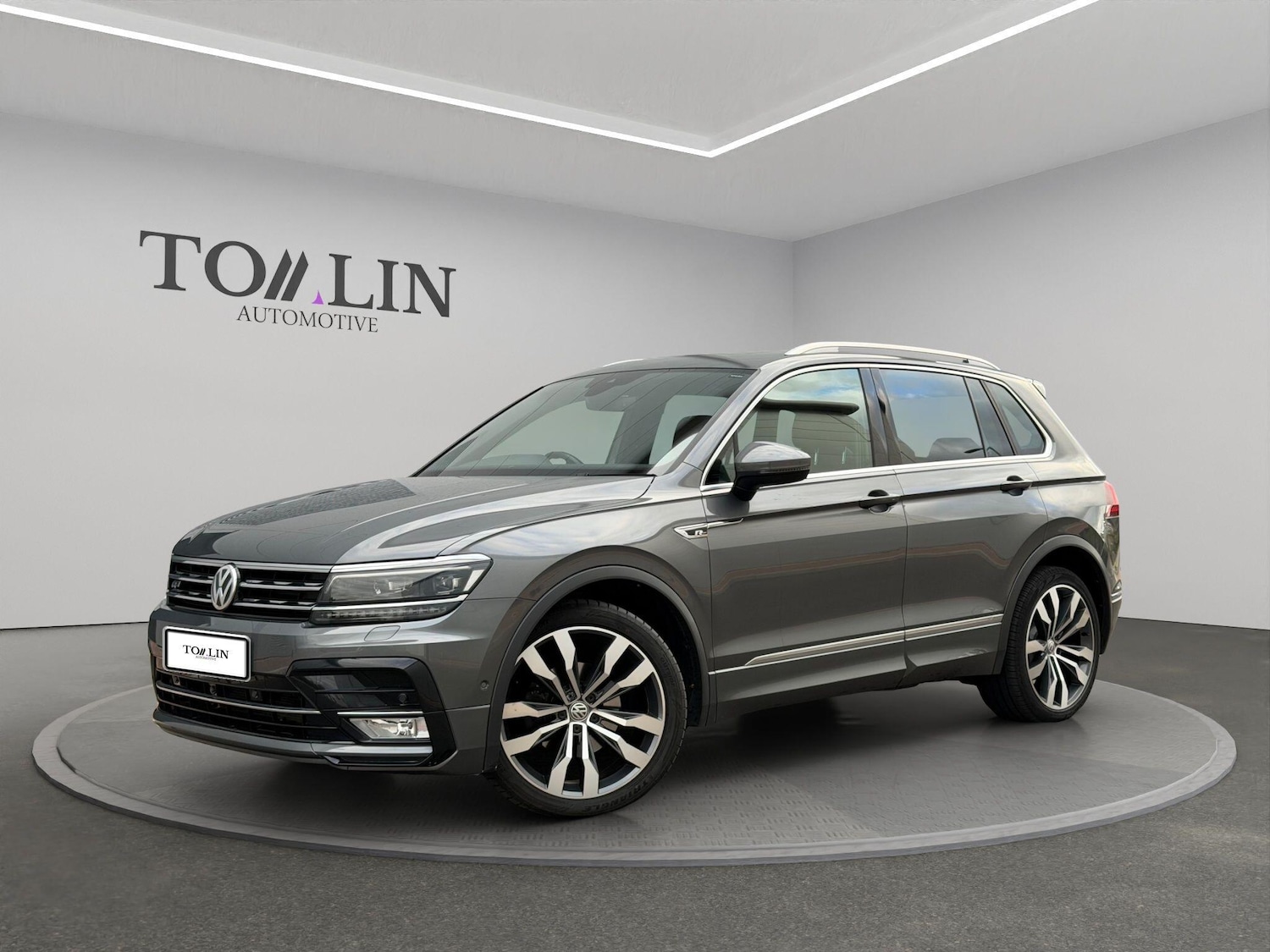 Used Volkswagen Tiguan 2017 for sale - 76737993: Photo 1