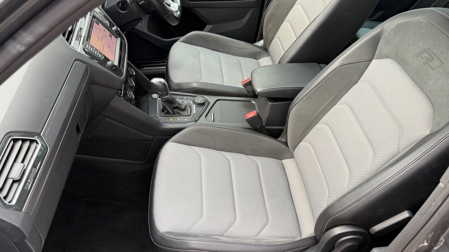 Used Volkswagen Tiguan 2017 for sale - 76737993: Photo 24