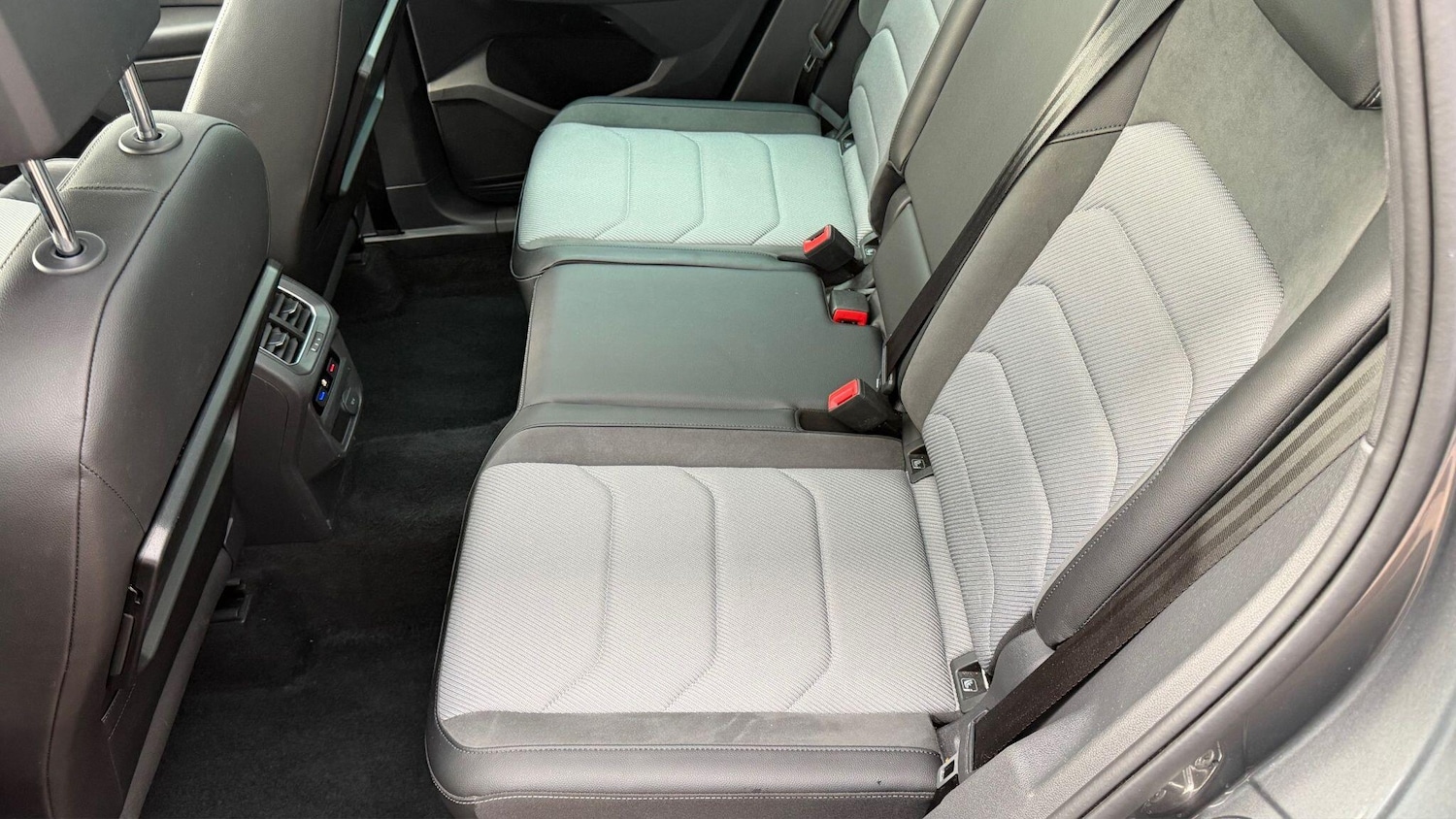 Used Volkswagen Tiguan 2017 for sale - 76737993: Photo 26