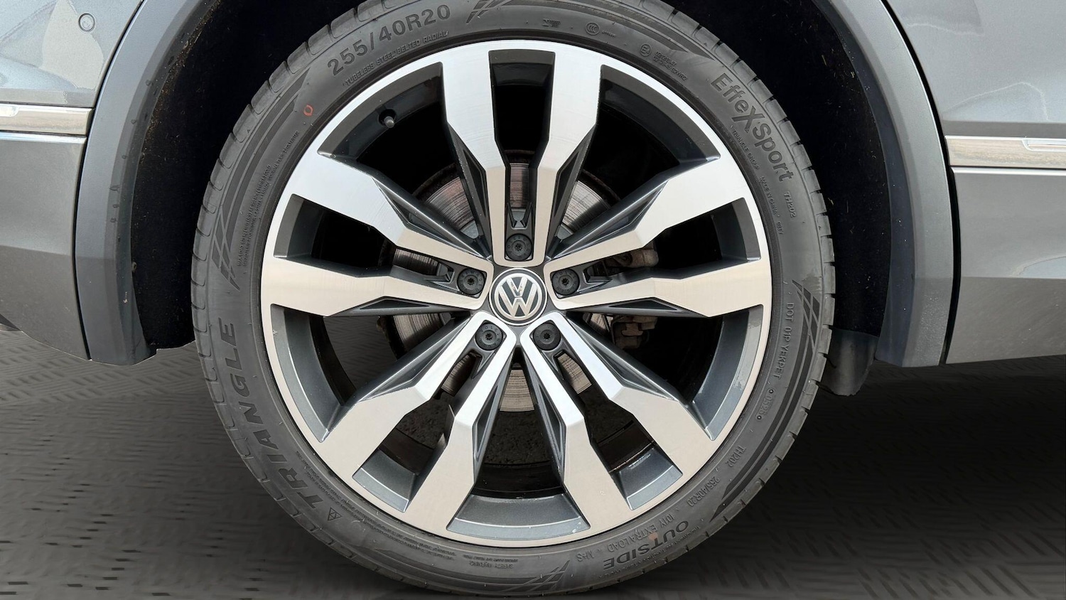 Used Volkswagen Tiguan 2017 for sale - 76737993: Photo 33