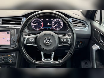 Used Volkswagen Tiguan 2017 for sale - 76737993: Photo