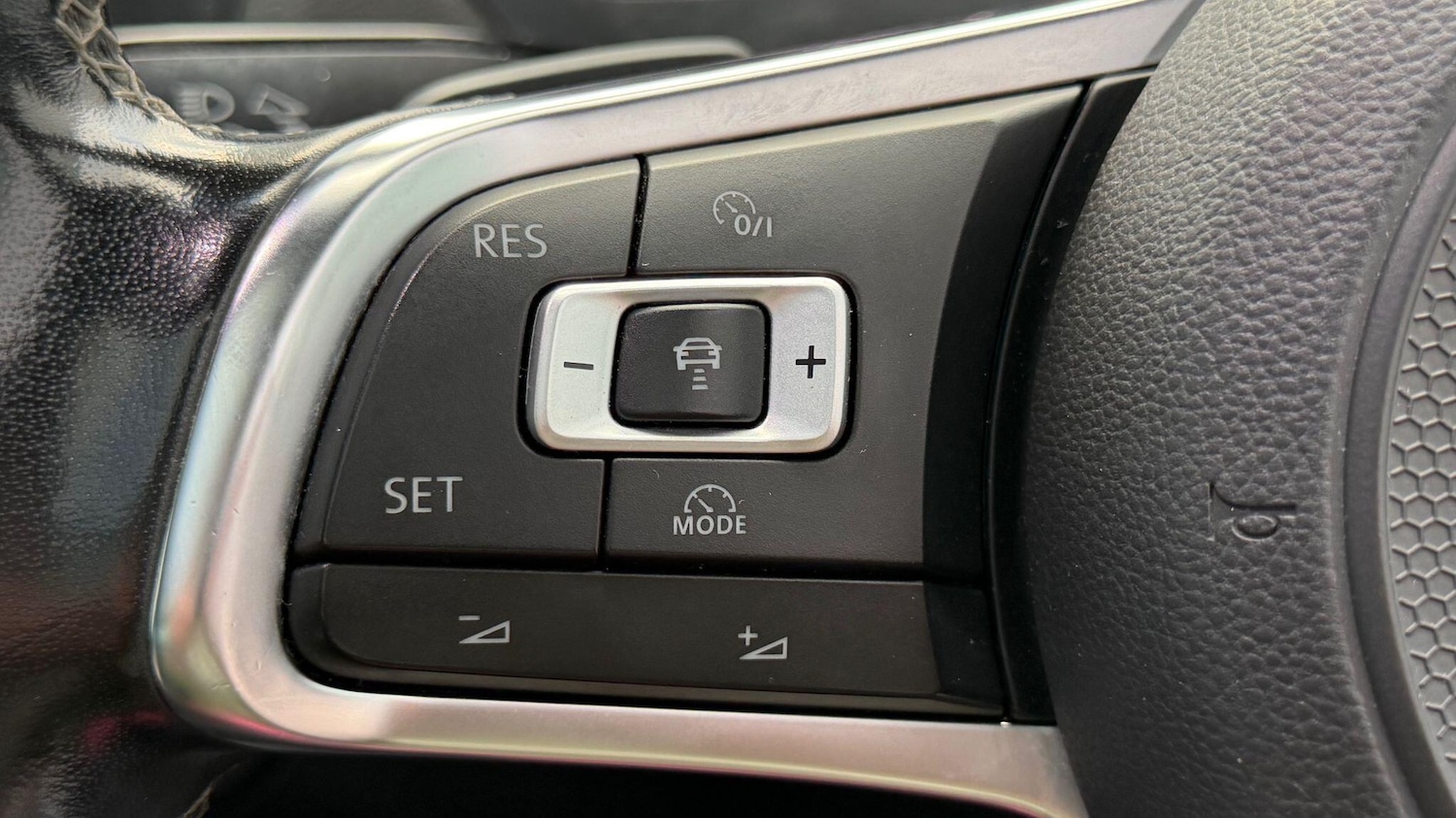 Used Volkswagen Tiguan 2017 for sale - 76737993: Photo 43