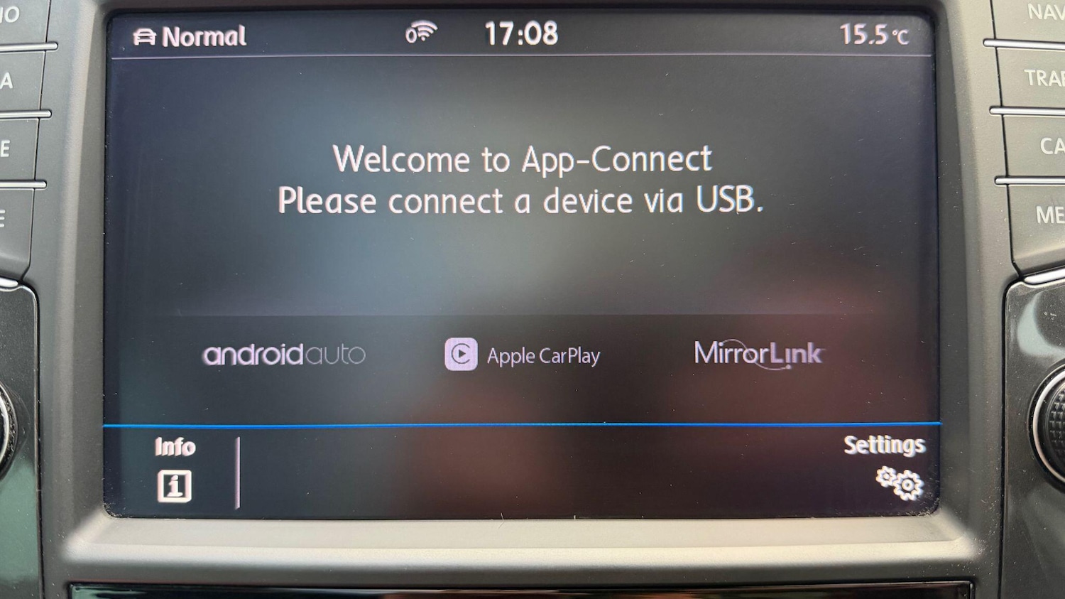 Used Volkswagen Tiguan 2017 for sale - 76737993: Photo 45