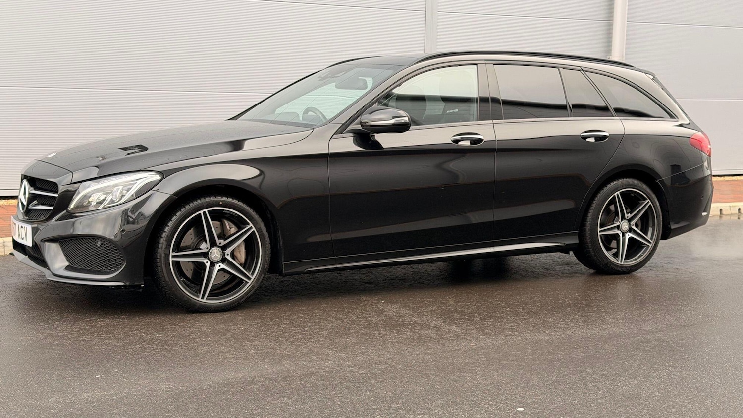 Used Mercedes-Benz C Class 2017 for sale - 77441214: Photo 2