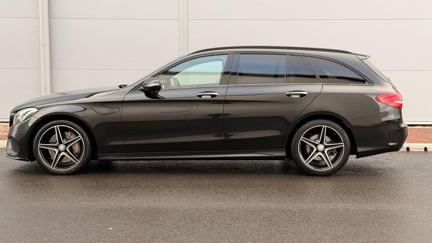 Used Mercedes-Benz C Class 2017 for sale - 77441214: Photo 3