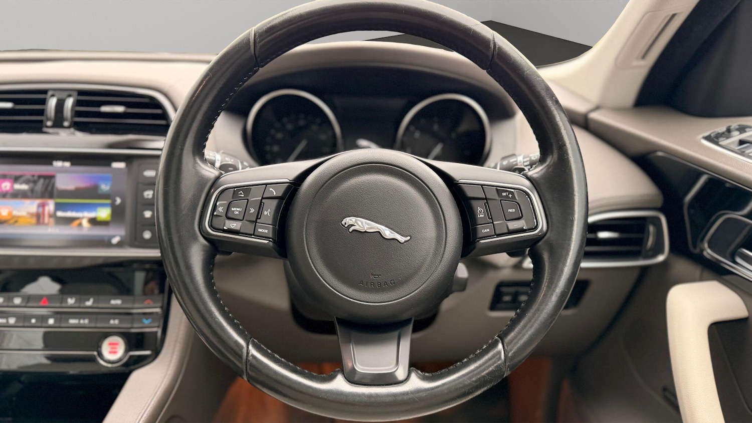 Used Jaguar F-Pace 2017 for sale - 76742914: Photo 23