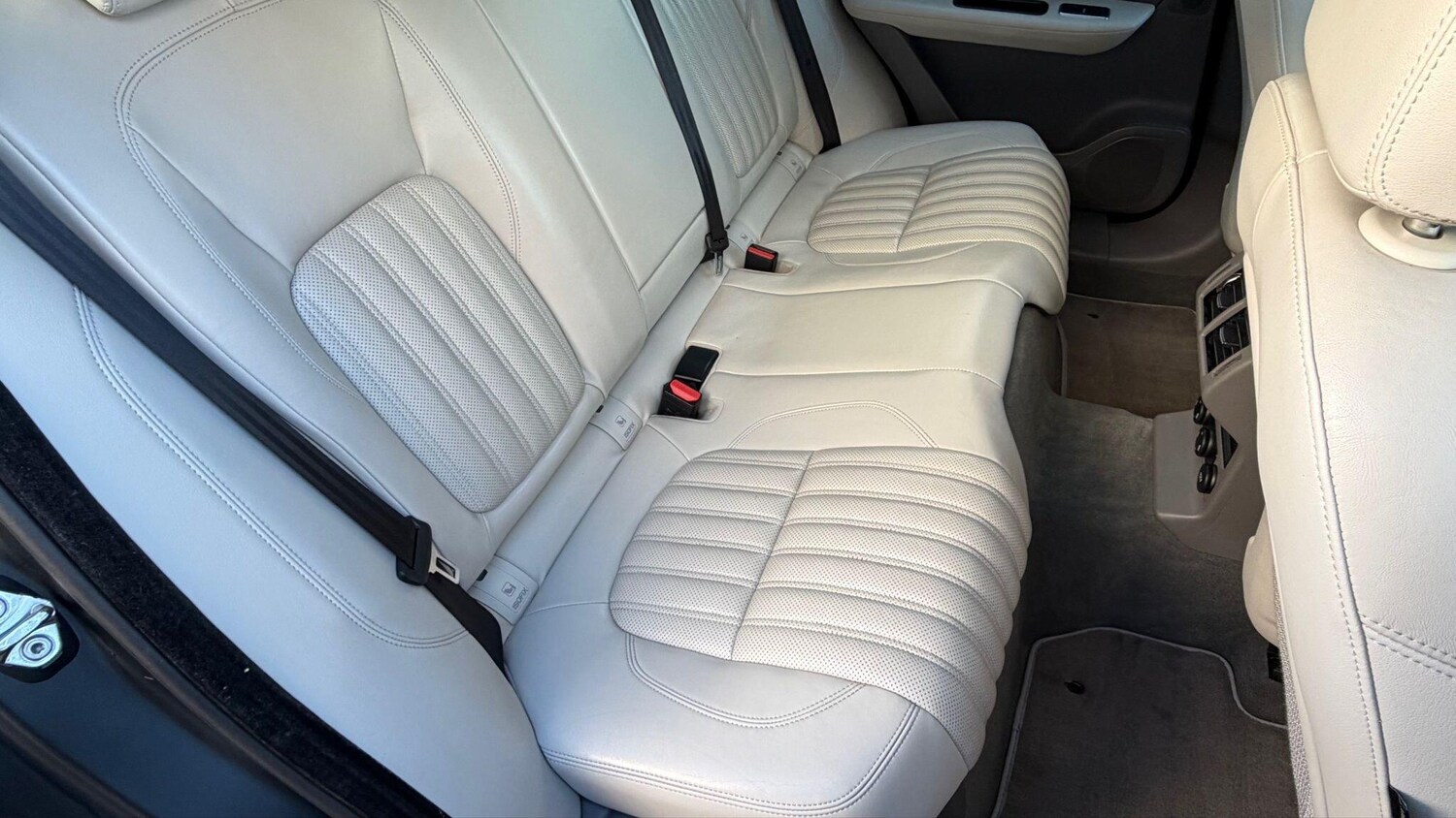 Used Jaguar F-Pace 2017 for sale - 76742914: Photo 26