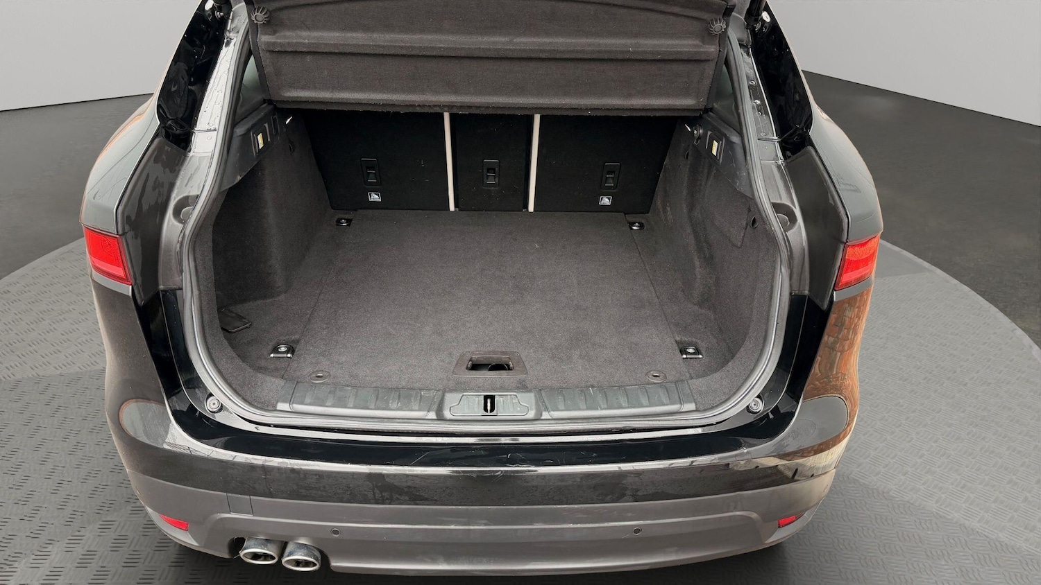 Used Jaguar F-Pace 2017 for sale - 76742914: Photo 28