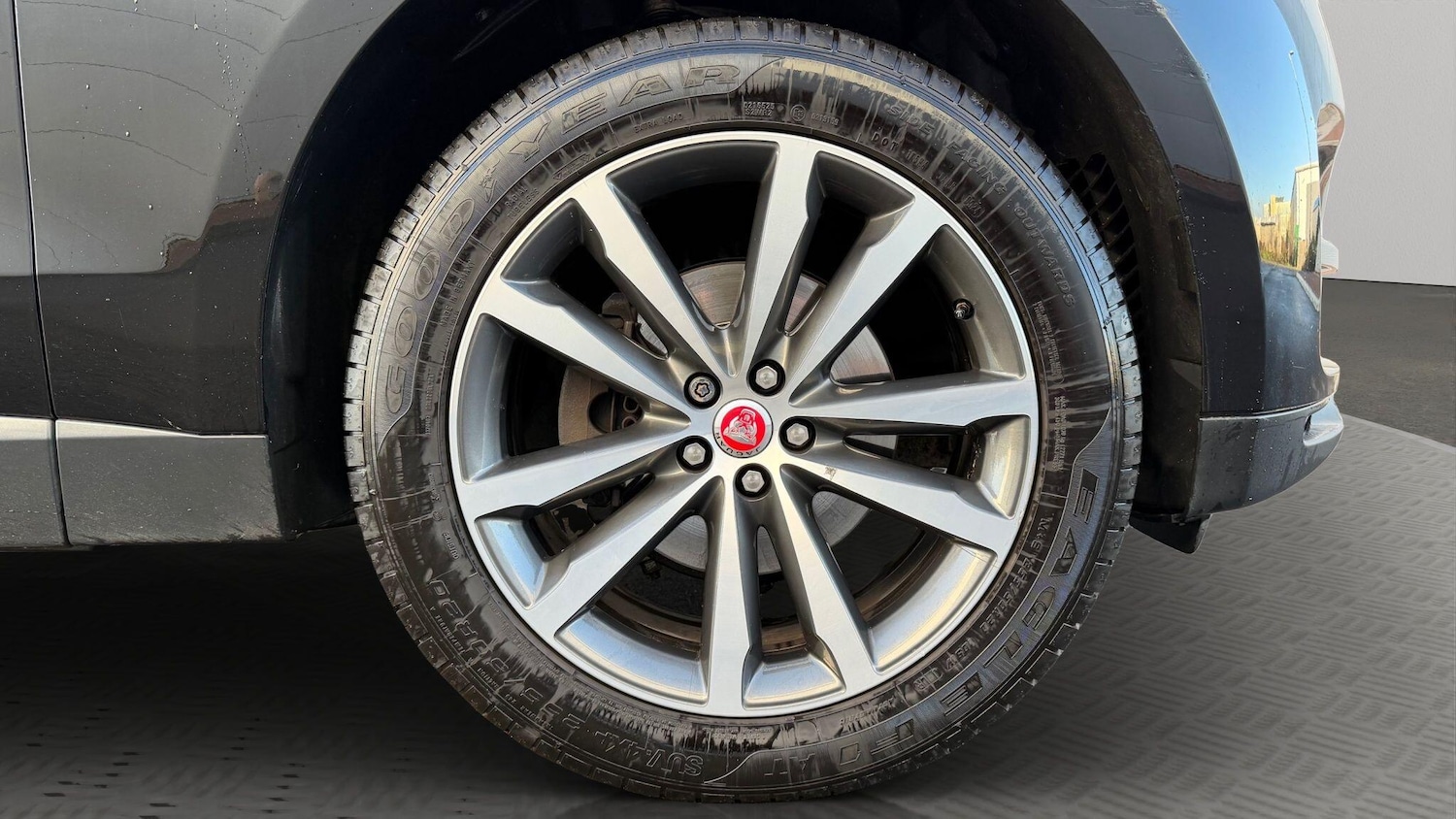 Used Jaguar F-Pace 2017 for sale - 76742914: Photo 32