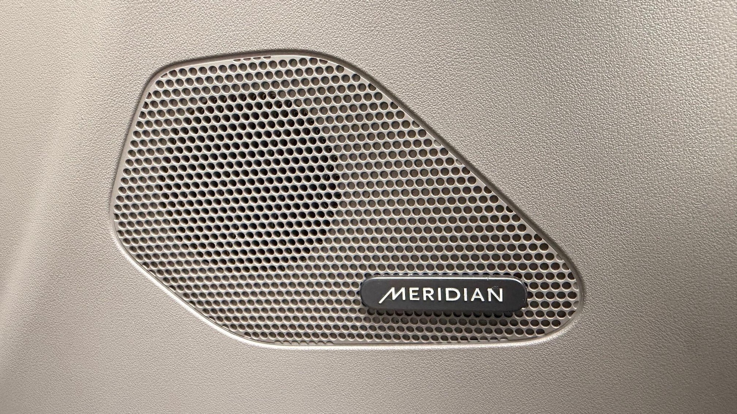 Used Jaguar F-Pace 2017 for sale - 76742914: Photo 41