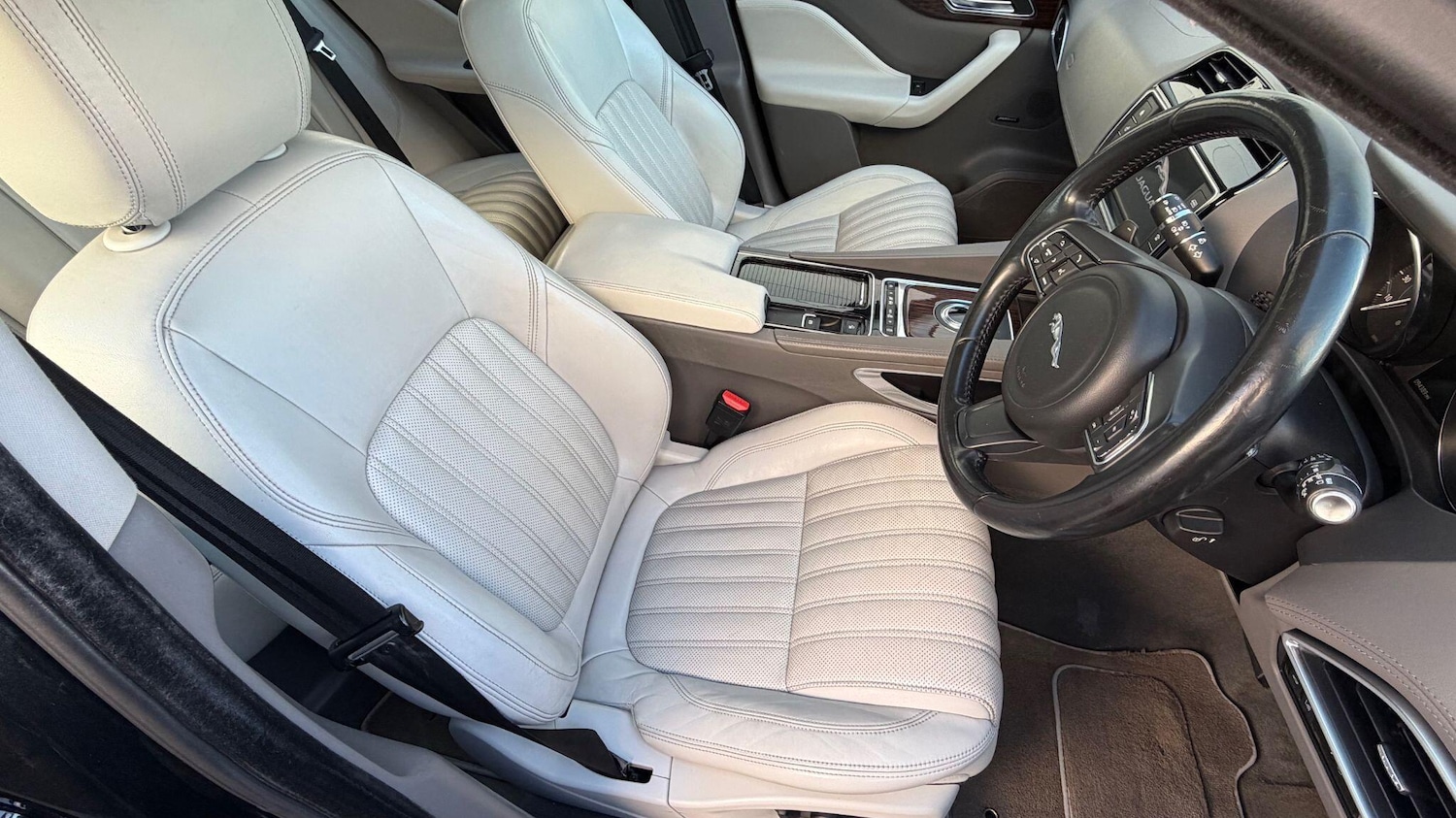 Used Jaguar F-Pace 2017 for sale - 76742914: Photo 42