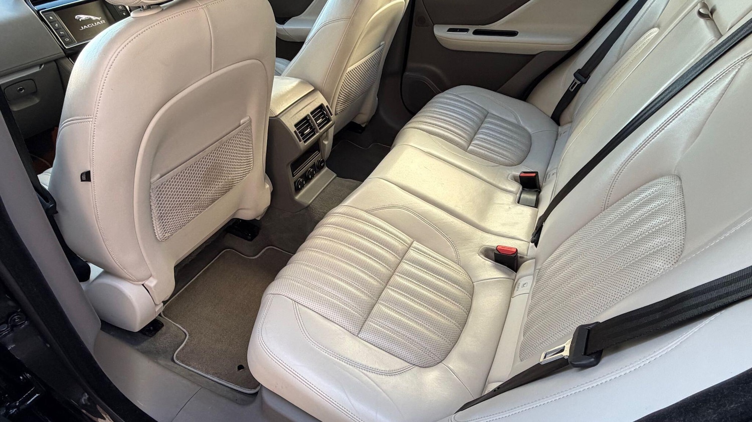 Used Jaguar F-Pace 2017 for sale - 76742914: Photo 43