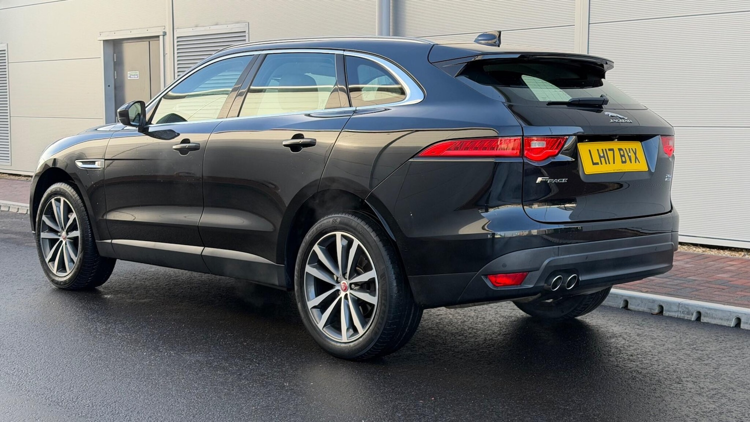 Used Jaguar F-Pace 2017 for sale - 76742914: Photo 6