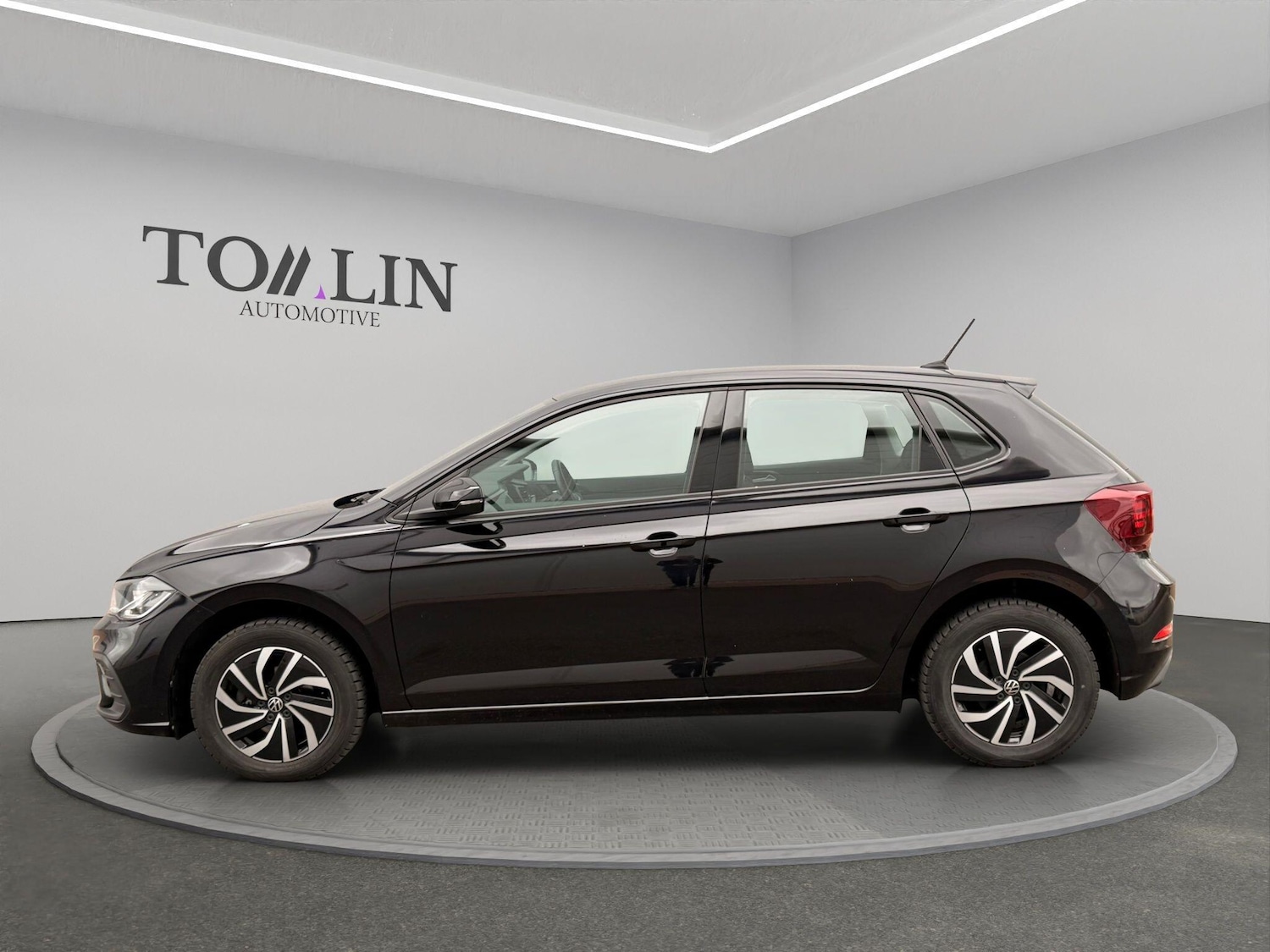 Used Volkswagen Polo 2023 for sale - 77683828: Photo 2