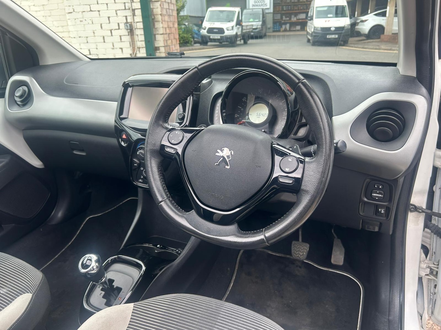 Used Peugeot 108 2017 for sale - 76995656: Photo 10