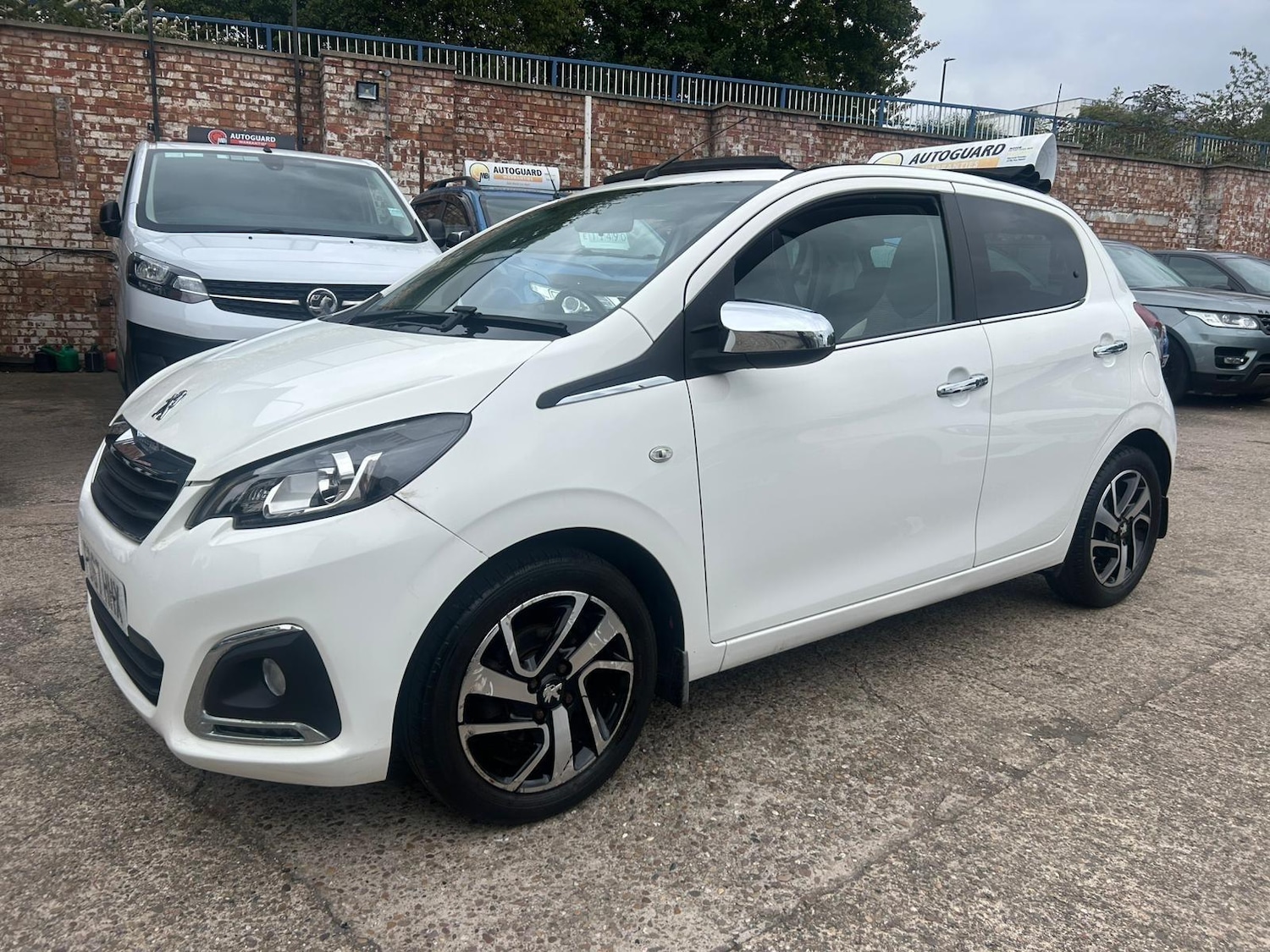 Used Peugeot 108 2017 for sale - 76995656: Photo 3