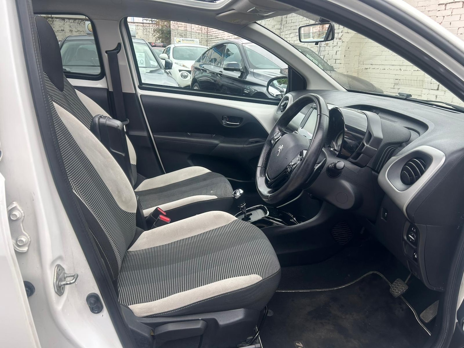 Used Peugeot 108 2017 for sale - 76995656: Photo 9